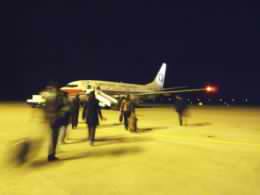 alejandra china, avion noche