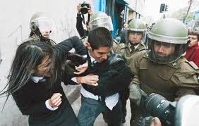 Estudiantes chilenos emplazan a los medios