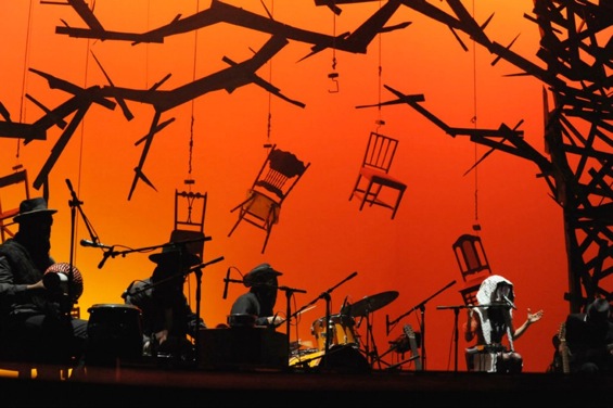 Mima, El Pozo, desde el Teatro de la UPR | foto por Ricardo Alcaraz