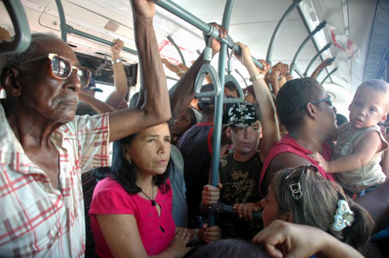 Guaguas repletas, pero sin altercados ni peleas.
