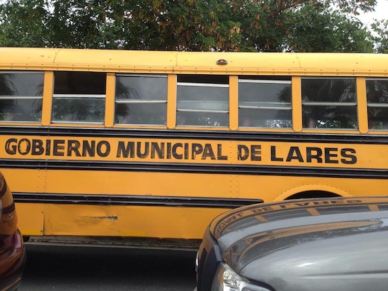 guagua Lares PR por la familia 16 febrero 2015