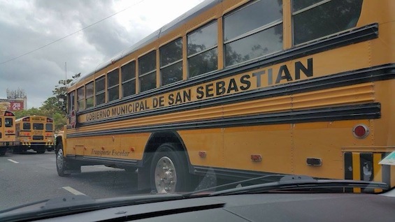 guagua municipio San Sebastiìan Contra protesta a PR por la Familia Ateiìstas, Dios le debe a Hacienda, 16 de febrero 2015 Perspectiva de Geìnero
