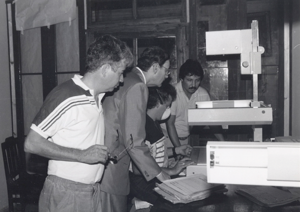 Boricuas trabajando en el Archivo Nacional de Cuba, septiembre de 1990.