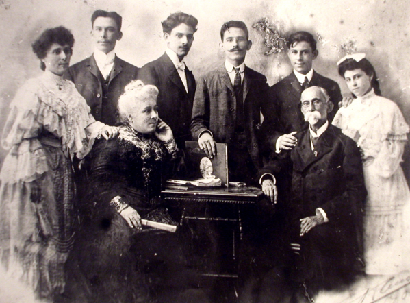 Máximo Gómez Báez y familia. (Archivo Nacional de Cuba). 