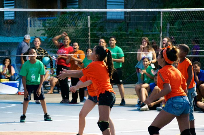 Ocupar para jugar: voleibol y fútbol comunitario en Río Piedras