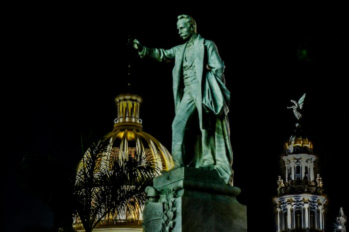 ¿Quiénes somos todos?: José Martí y la república democrática en Cuba